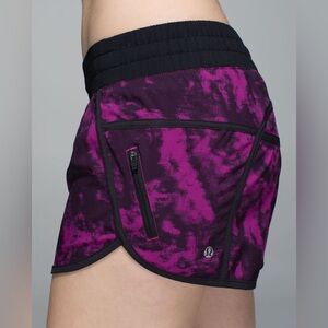 Lululemon Tracker Short III, 4 way stretch, Pink and Black, size 6